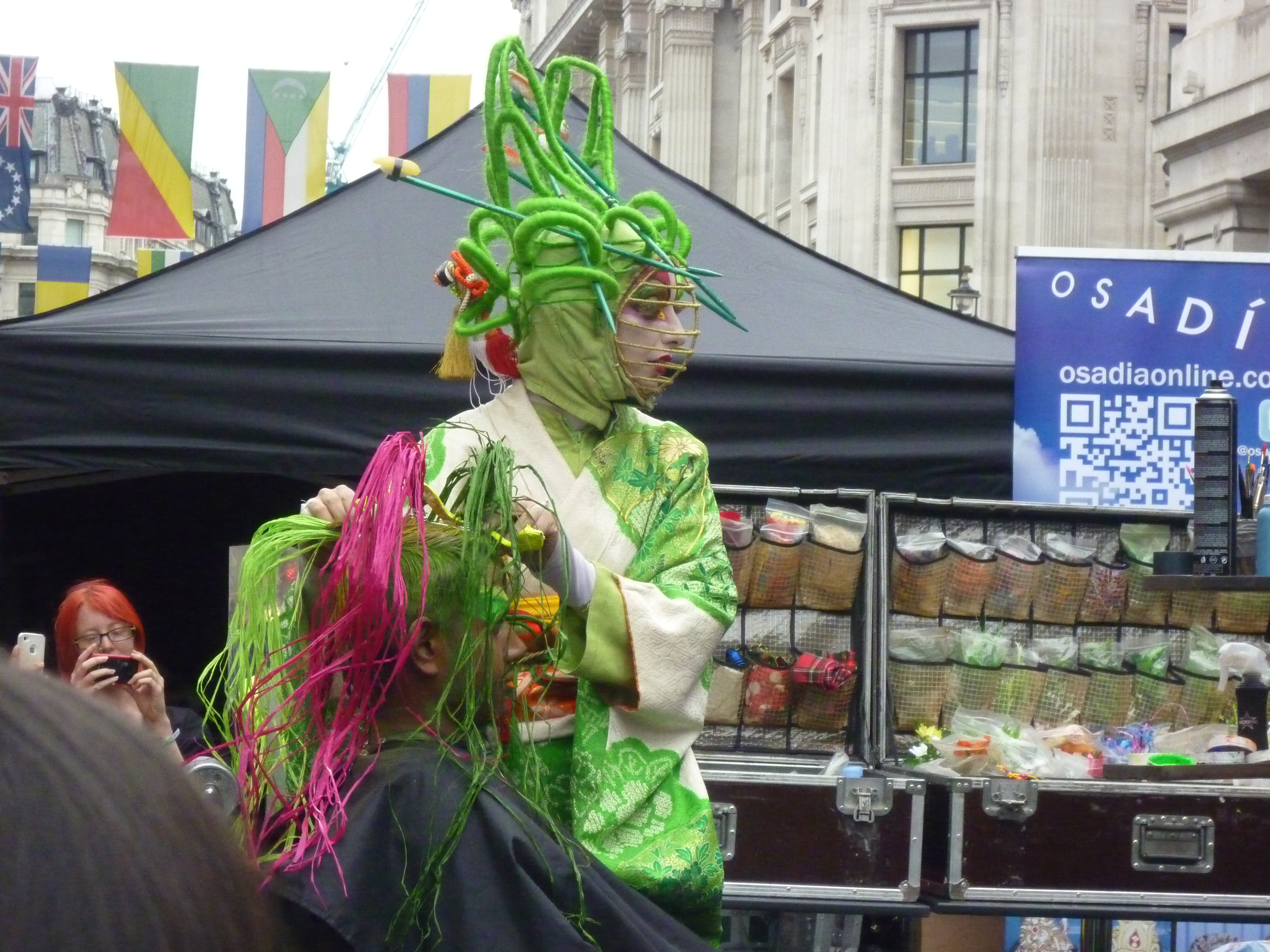 Circus in London Streets - extreme hairdressing!