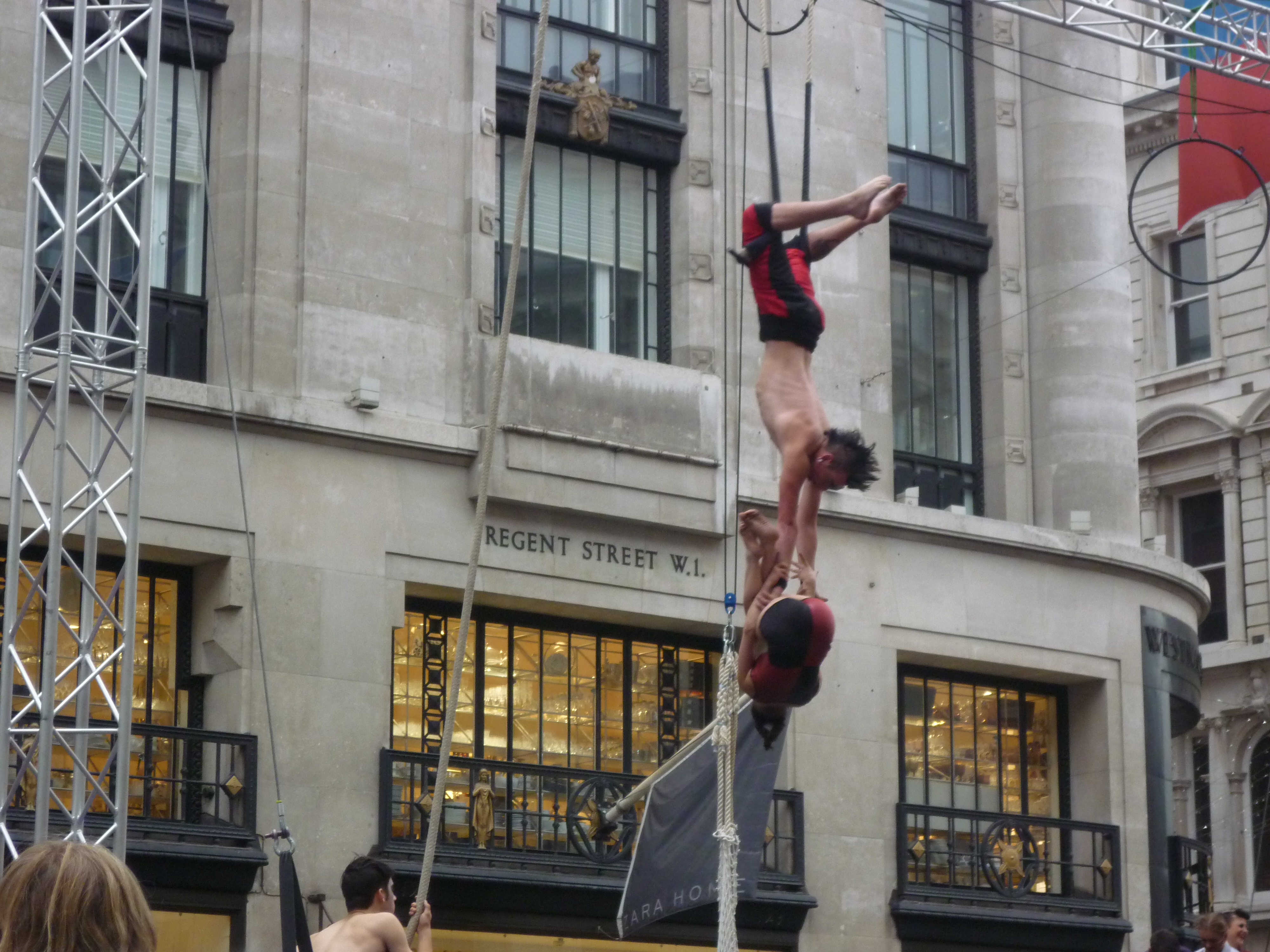 Circus in London Streets - Wow