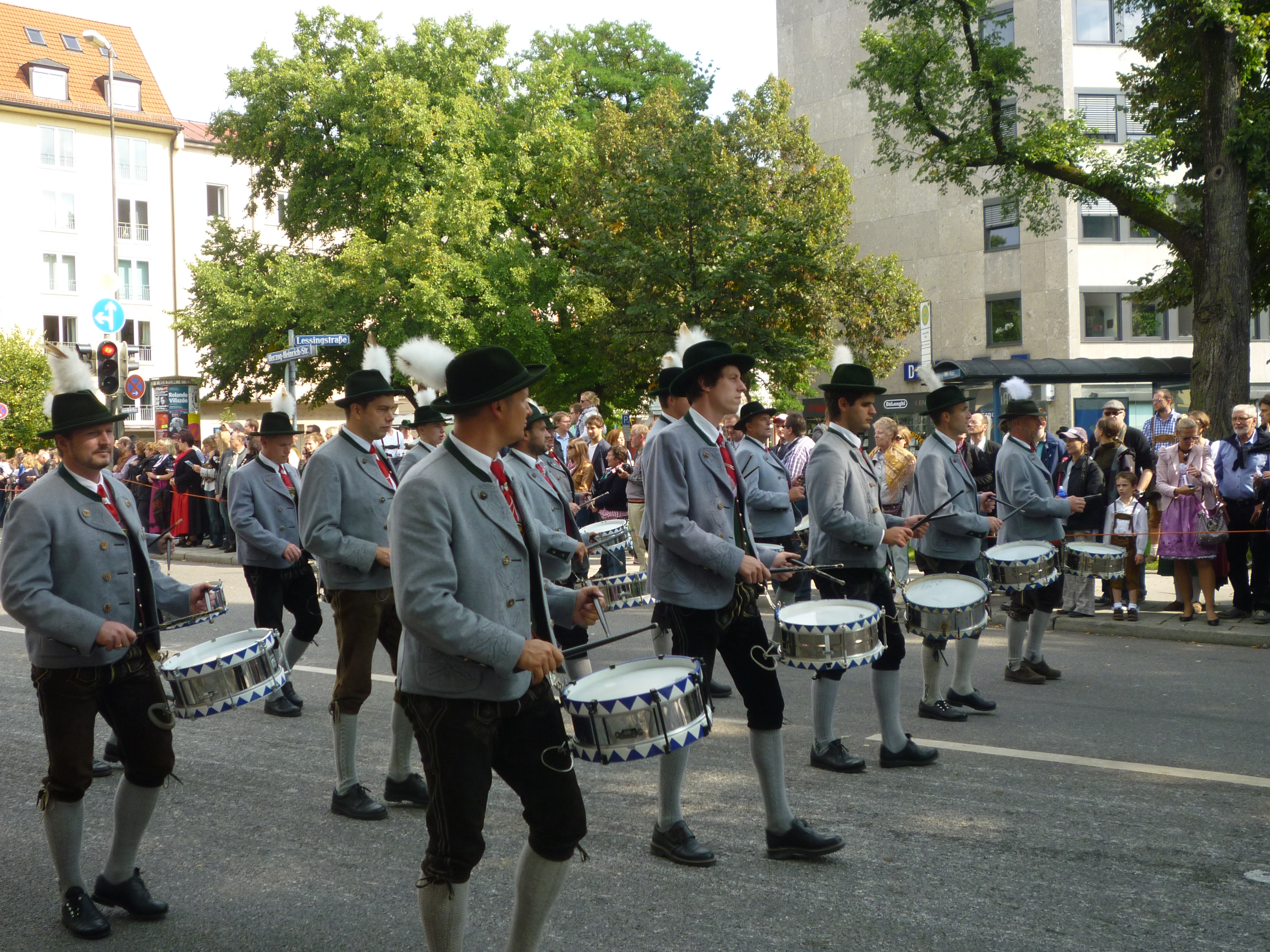 A Londoner from Afar Goes to Munich1 - Oktoberfest Parade5