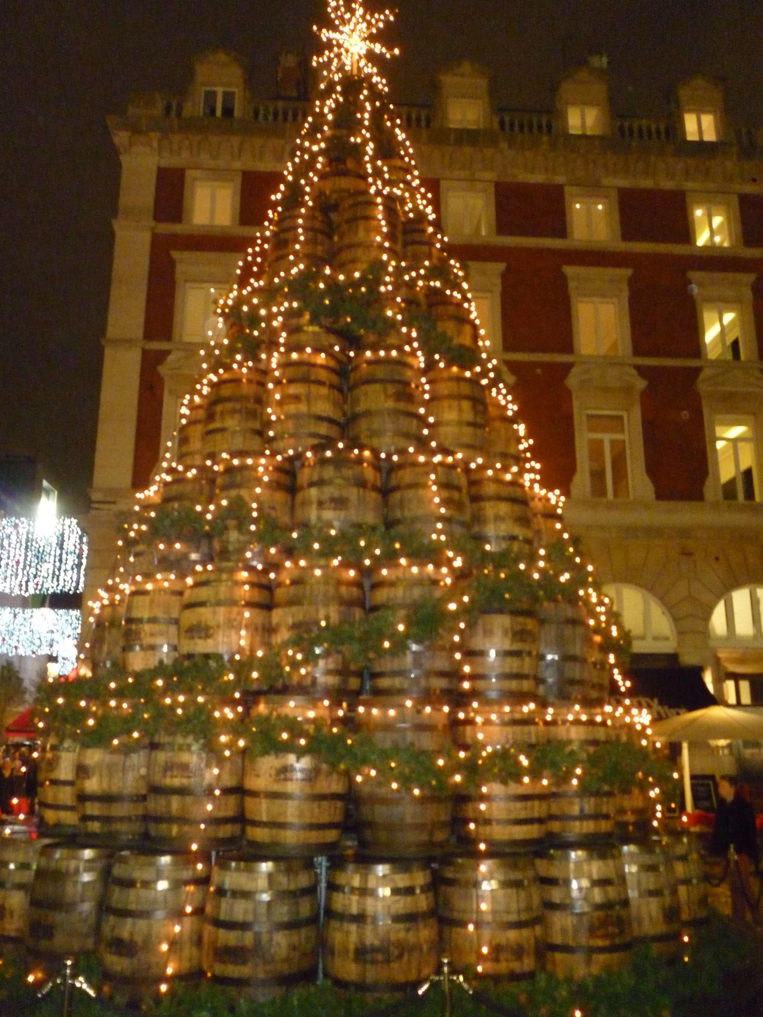 Innovative Christmas Trees in London4